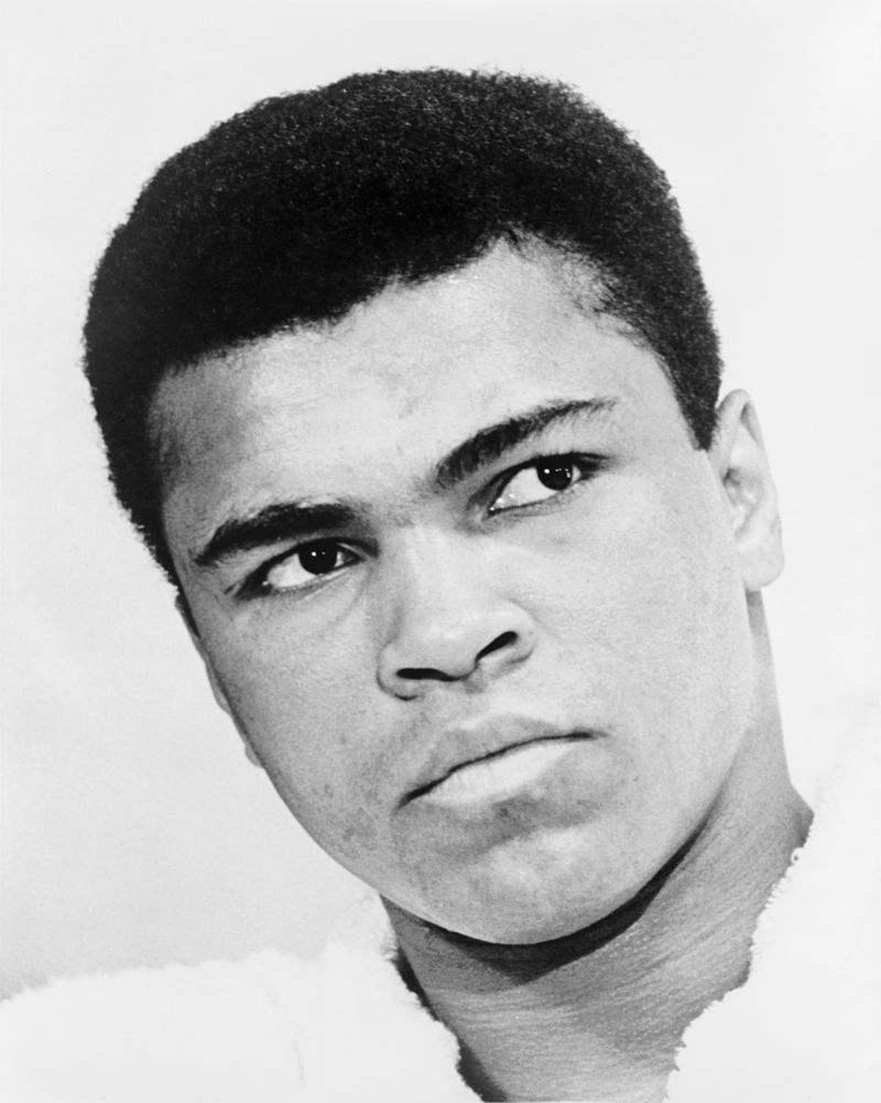 L’ancien champion Mohamed Ali est décédé à l’age de 74 ans dans un hôpital de Phoenix.